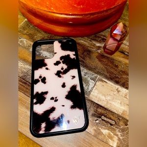 wildflower brand- iPhone 12/12 pro case